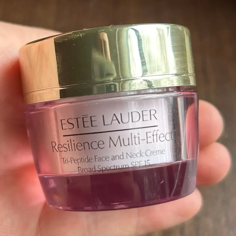 4 Estée Lauder samples Resilience Multi-Effect &  lift revitalizing supreme